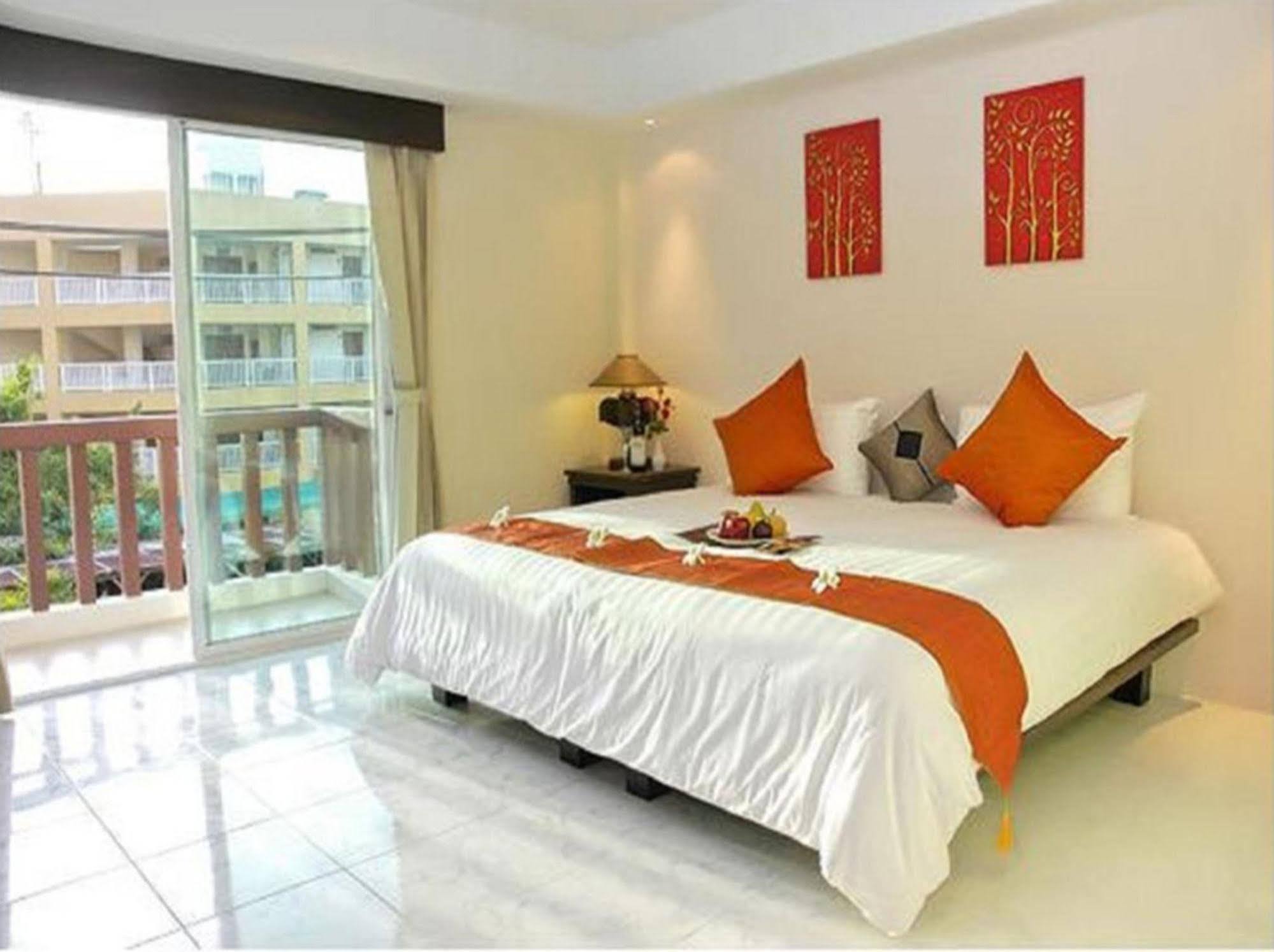 My Hotel - Sha Extra Plus Patong Exterior foto