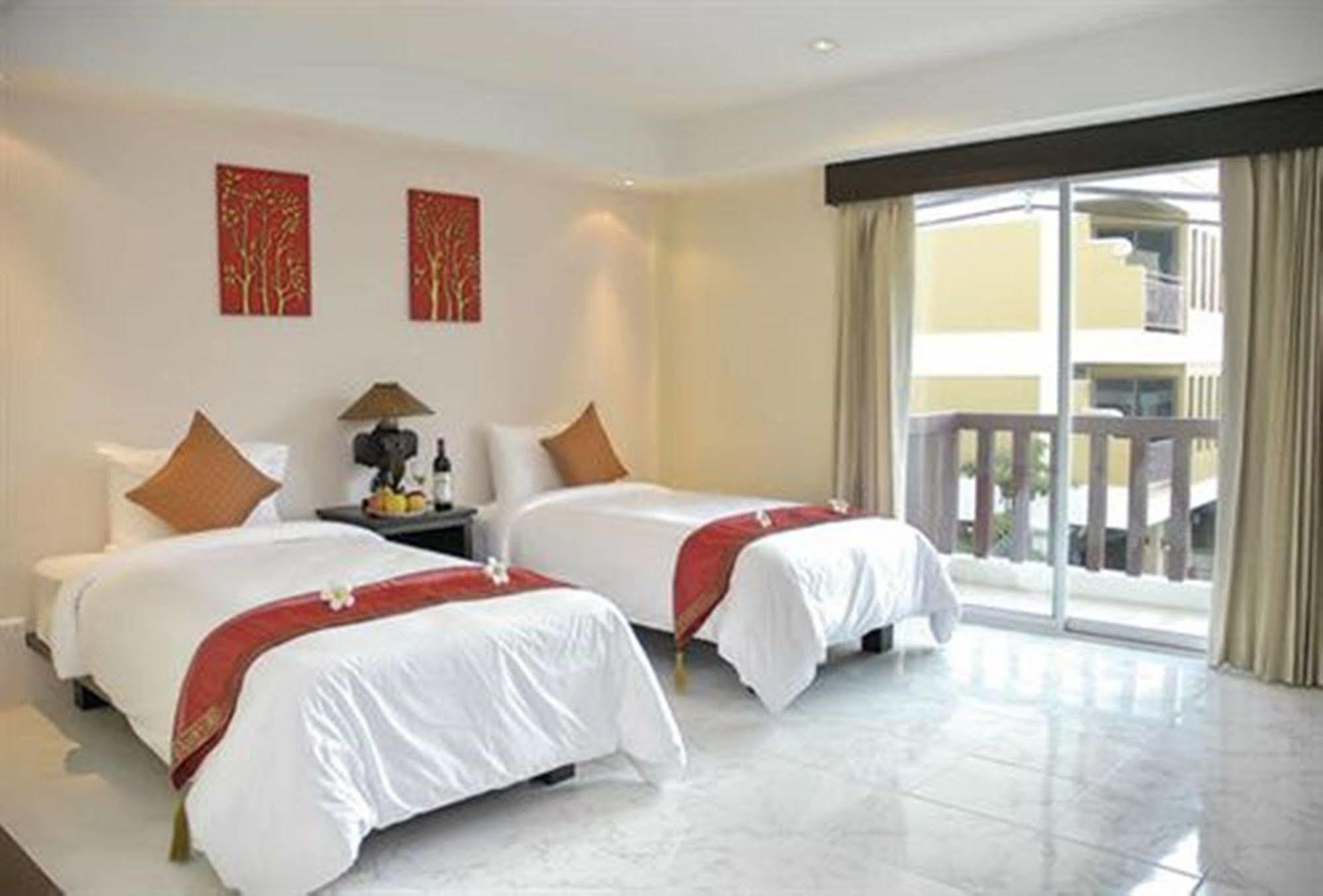 My Hotel - Sha Extra Plus Patong Exterior foto