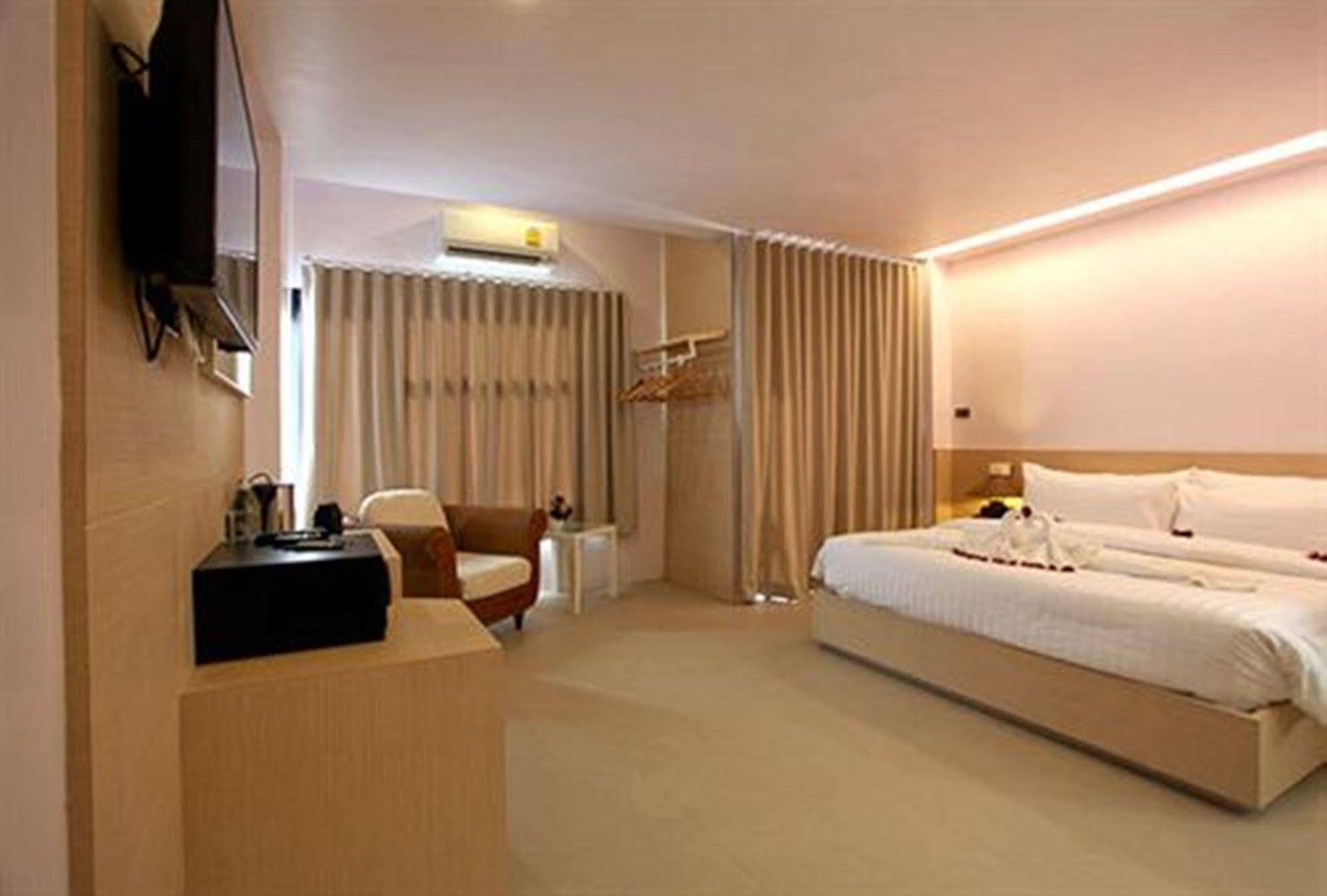 My Hotel - Sha Extra Plus Patong Exterior foto