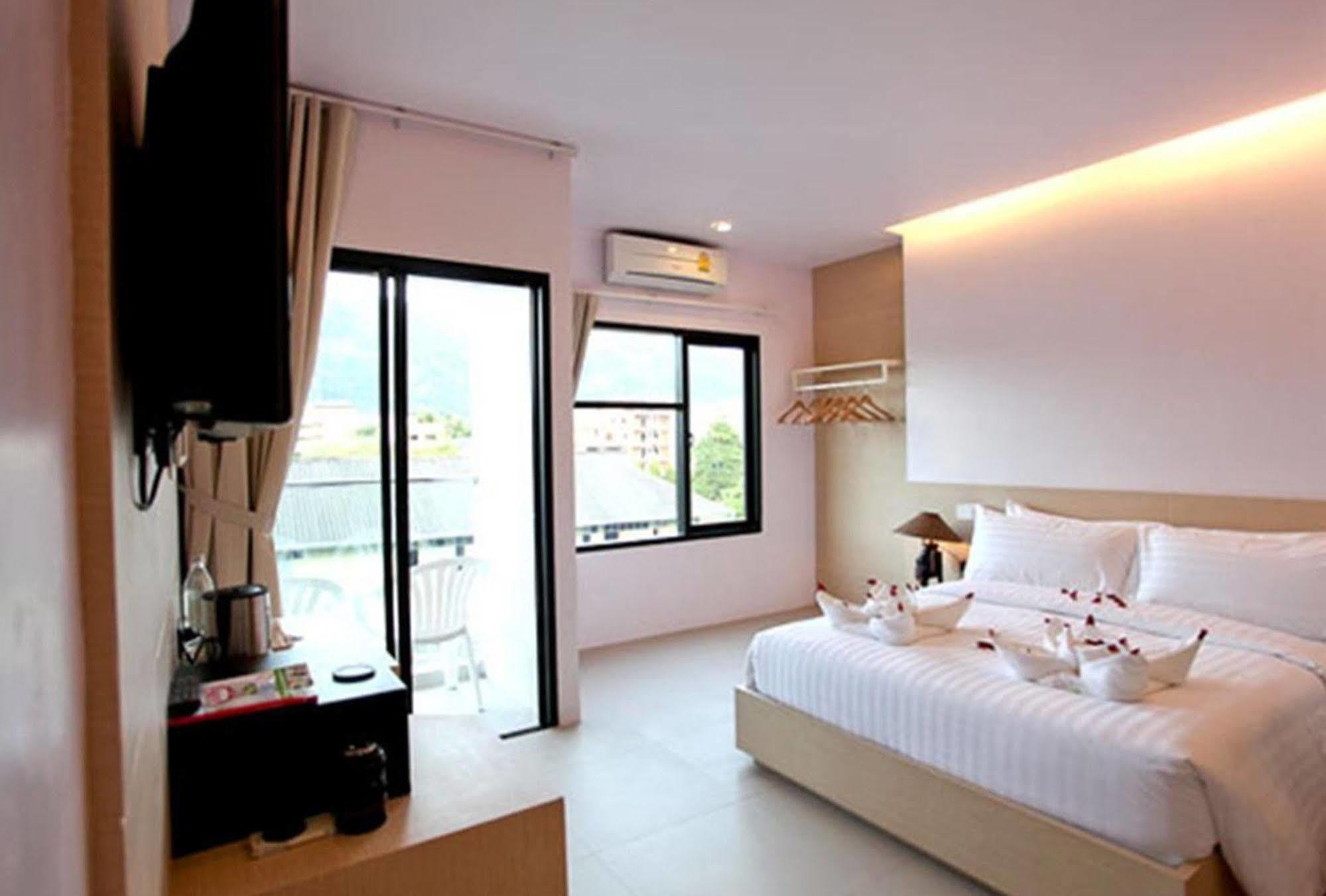 My Hotel - Sha Extra Plus Patong Exterior foto