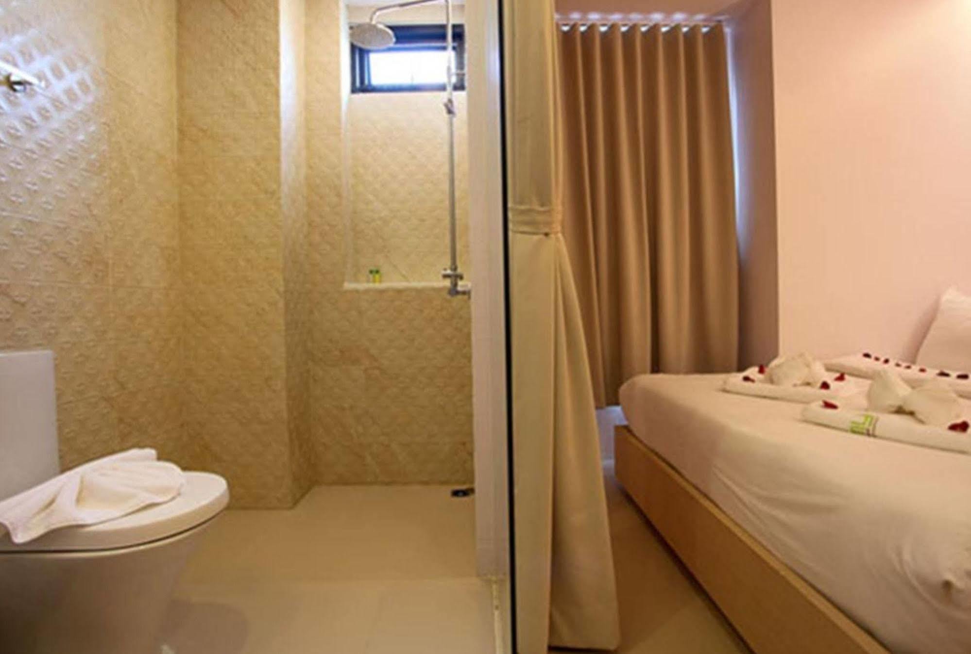 My Hotel - Sha Extra Plus Patong Exterior foto